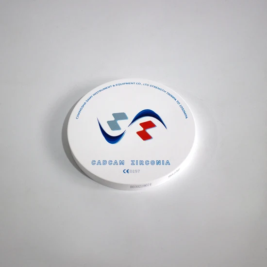 A clínica usa o logotipo personalizado de 98mm e o bloco de trituração dental multicamadas da zircônia da cor